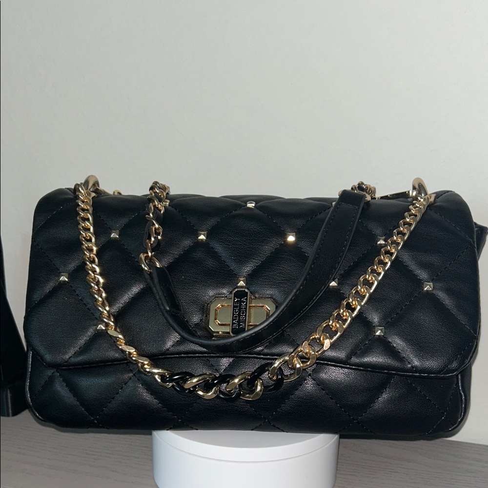 Badgley Micska Black Quilted Crossbody Bag with Gold Chain EUC - Picture 4 of 9